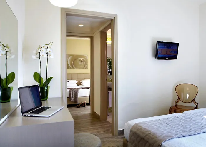 Mouikis Kefalonia Hotell 3*