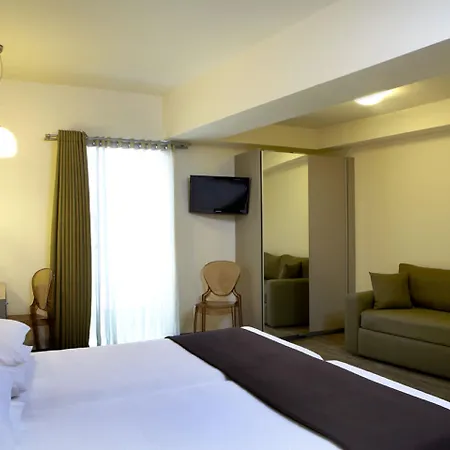 Mouikis Kefalonia Argostoli (Kefalonia)