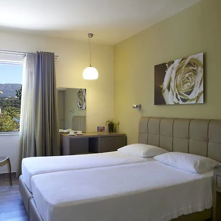 Hotel Mouikis Kefalonia 3*